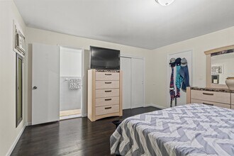 5 Acorn Rd in Secaucus, NJ - Building Photo - Building Photo