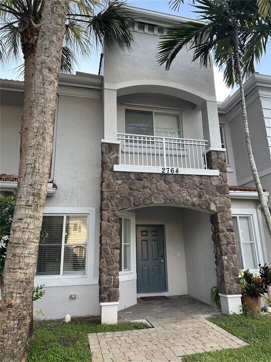 2764 SW 83rd Ave in Miramar, FL - Building Photo