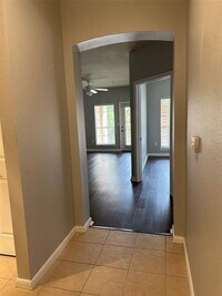 2815 Kings Crossing Dr photo'