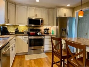 25 Marty Ln in South Windsor, CT - Building Photo - Building Photo