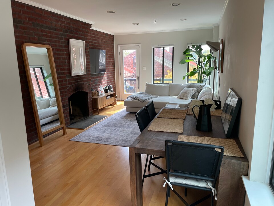 1031 Paper Mill Ct NW in Washington, DC - Building Photo