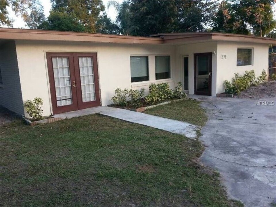 926 30th St NW in Winter Haven, FL - Foto de edificio