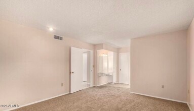 10207 W Kingswood Cir in Sun City, AZ - Building Photo - Building Photo