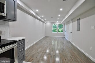 2153 N 19th St in Philadelphia, PA - Foto de edificio - Building Photo