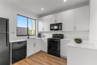 408 NE 1st Rd in Homestead, FL - Building Photo - Building Photo