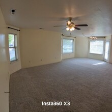 3015 Merriman Rd in Medford, OR - Building Photo - Building Photo