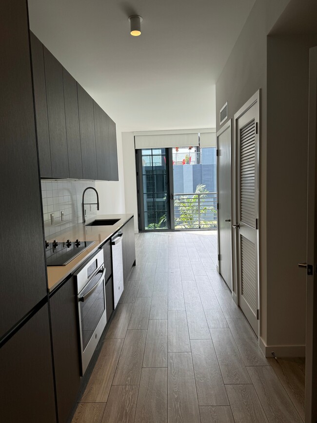 275 NW 26th St, Unit S1 in Miami, FL - Foto de edificio - Building Photo