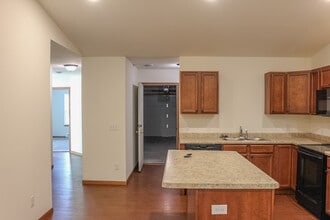 1215 Salem Dr in Edgerton, WI - Building Photo - Building Photo