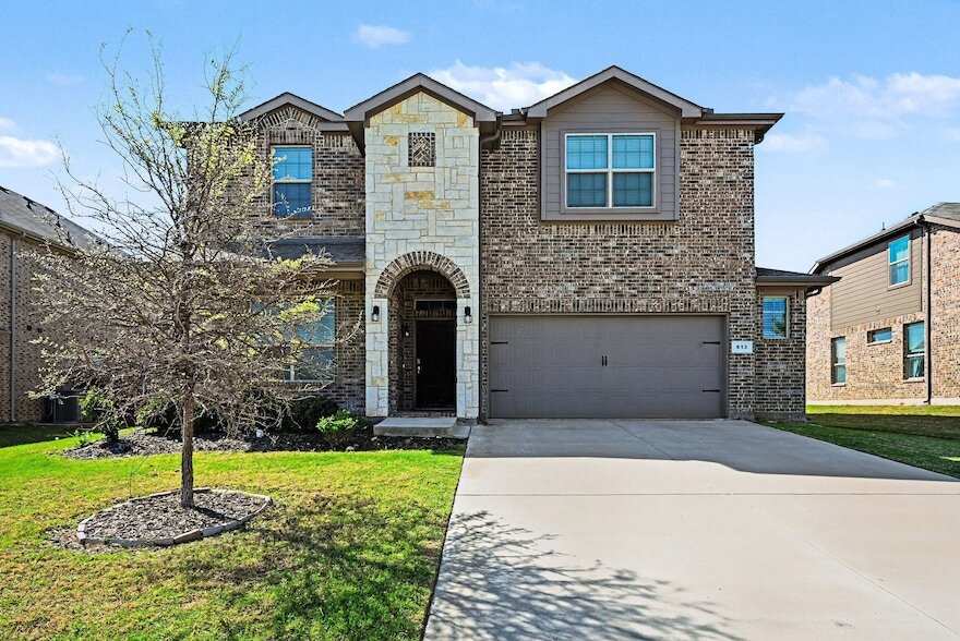 613 Dunster Ln in Saginaw, TX - Foto de edificio