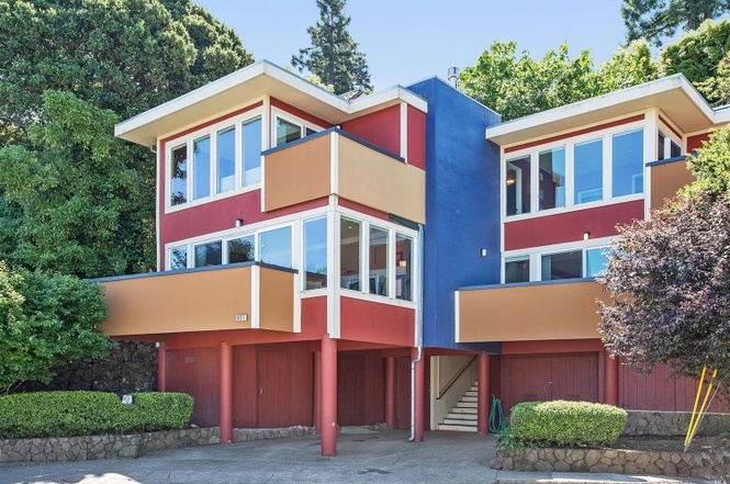 931-933 Bridegway in Sausalito, CA - Building Photo