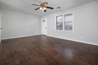 5940 NW 58th Terrace in Warr Acres, OK - Building Photo - Building Photo