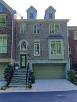 5569 Julian Pl in Atlanta, GA - Building Photo