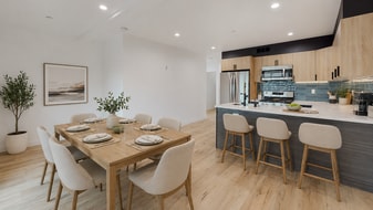 6811 Gloria Ave in Van Nuys, CA - Building Photo