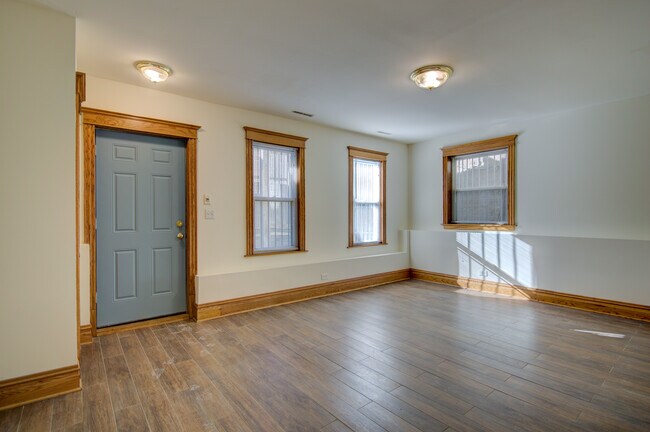1817 N Clybourn Ave, Unit 1 in Chicago, IL - Building Photo - Building Photo