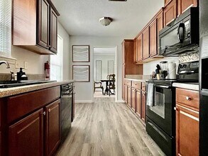 114 N Palm Dr in Brunswick, GA - Building Photo - Building Photo
