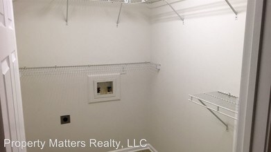1020 Rosewood Dr in Dallas, NC - Building Photo - Building Photo