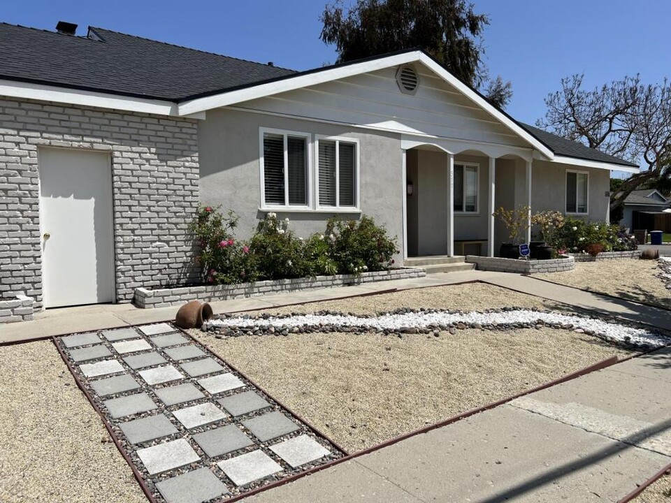 317 Rowland Ave in Camarillo, CA - Building Photo