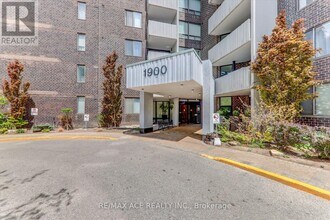 1900-1900 Sheppard Ave E in Toronto, ON - Building Photo - Building Photo