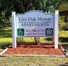 1700 Grand Prix Dr in Three Rivers, TX - Building Photo - Building Photo