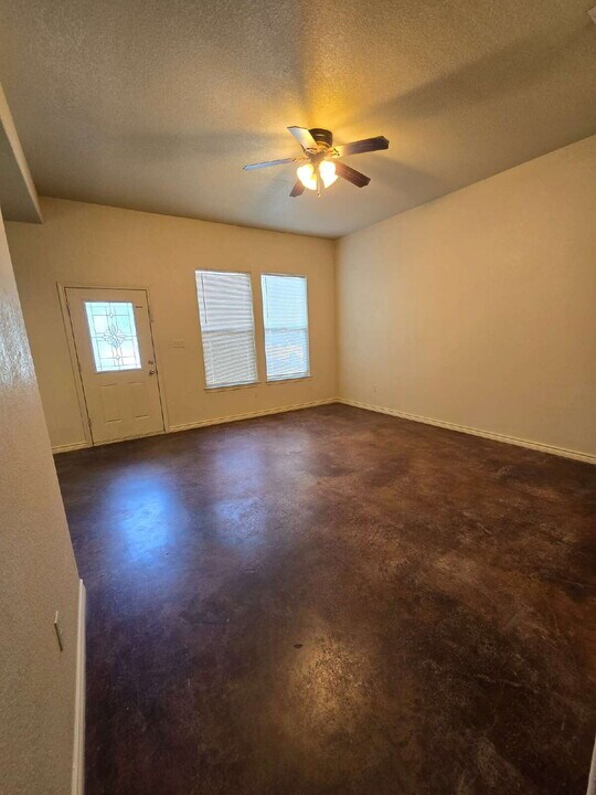 3705 Mandy Dr in Granbury, TX - Building Photo