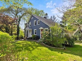 203 Ridgewood Ave, Unit 1 in Hamden, CT - Building Photo