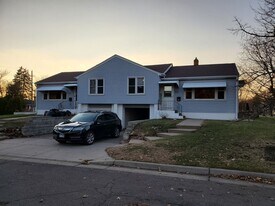 1521-1525 Oxford St N in St. Paul, MN - Building Photo