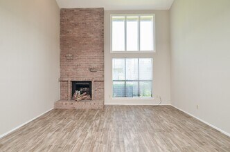 8355 Wednesbury Ln in Houston, TX - Building Photo - Building Photo