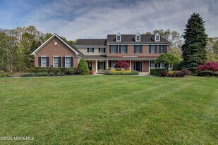 9 Mackenzie Ct in Freehold, NJ - Building Photo