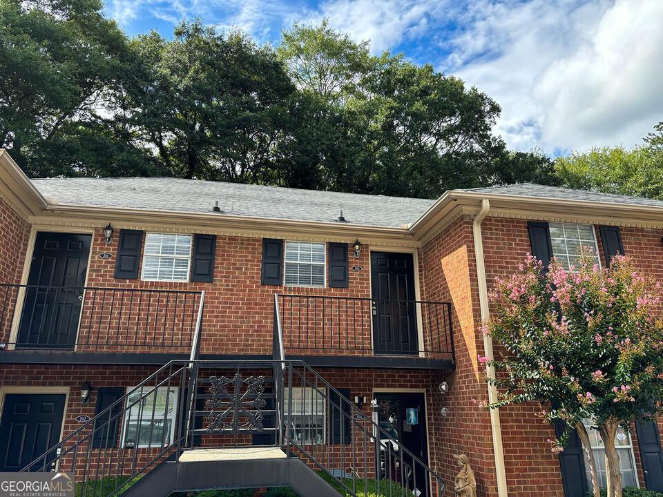 1688 Prince-Unit -203 in Athens, GA - Building Photo