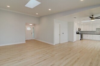 9811 Fair Tide Cir in Huntington Beach, CA - Building Photo - Building Photo