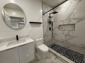 4300 NW 3rd Ct in Plantation, FL - Foto de edificio - Building Photo