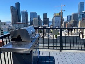 1105 Spring St, Unit 1209 in Seattle, WA - Building Photo - Building Photo
