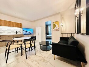 Furnished room/NOT APARTMENT in Brooklyn, NY - Building Photo - Building Photo