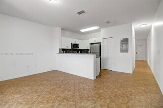 2215 SE 25th Ave in Homestead, FL - Building Photo - Building Photo