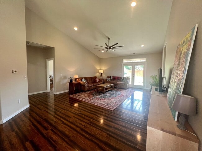 609 Lilac Way in Ellensburg, WA - Building Photo - Building Photo