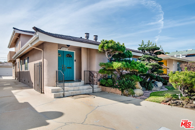 2025 Federal Ave in Los Angeles, CA - Building Photo