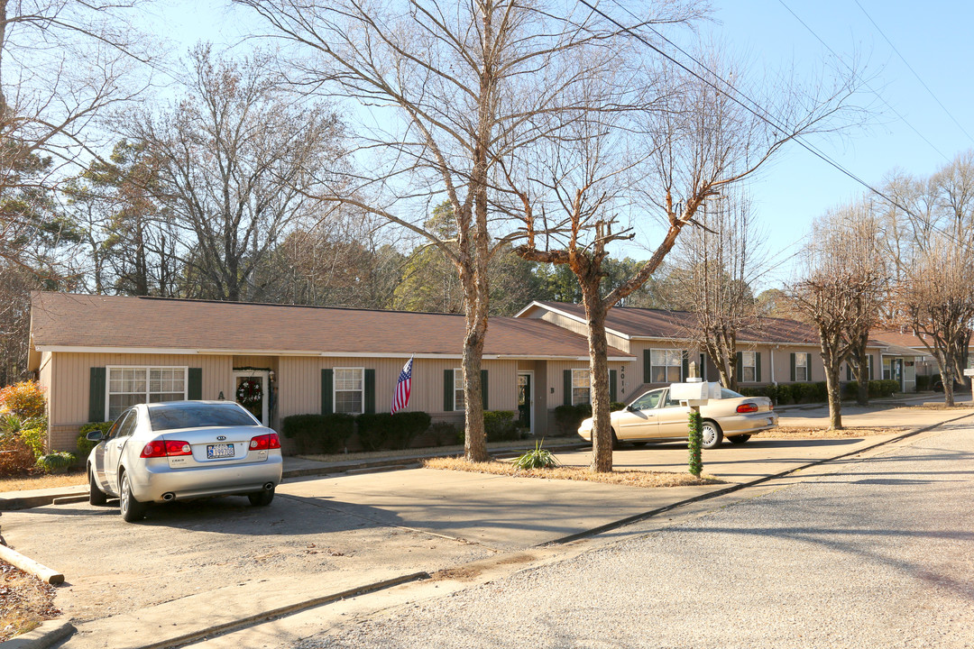 Ruthwood Apartments in Benton, AR - Building Photo