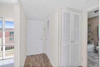 719 S Beach St in Daytona Beach, FL - Building Photo - Building Photo