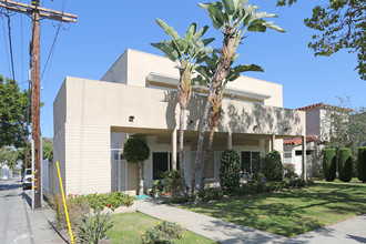 Rexford Dr. Apartments in Beverly Hills, CA - Building Photo - Building Photo