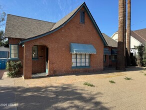 63 W Windsor Ave in Phoenix, AZ - Foto de edificio - Building Photo