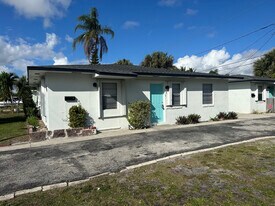 160 E 27th St in West Palm Beach, FL - Building Photo