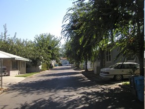 Sutter Street Mobile Home Park in Yuba City, CA - Building Photo - Building Photo