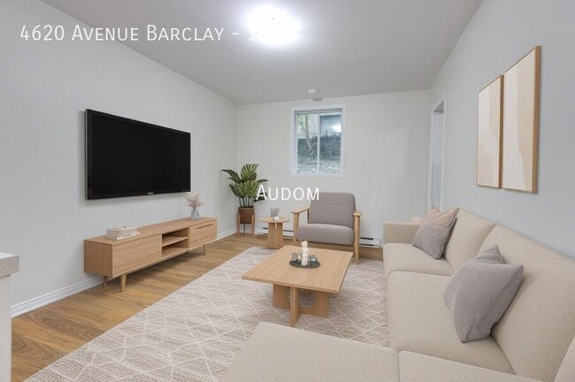 property at 4620 Av. Barclay
