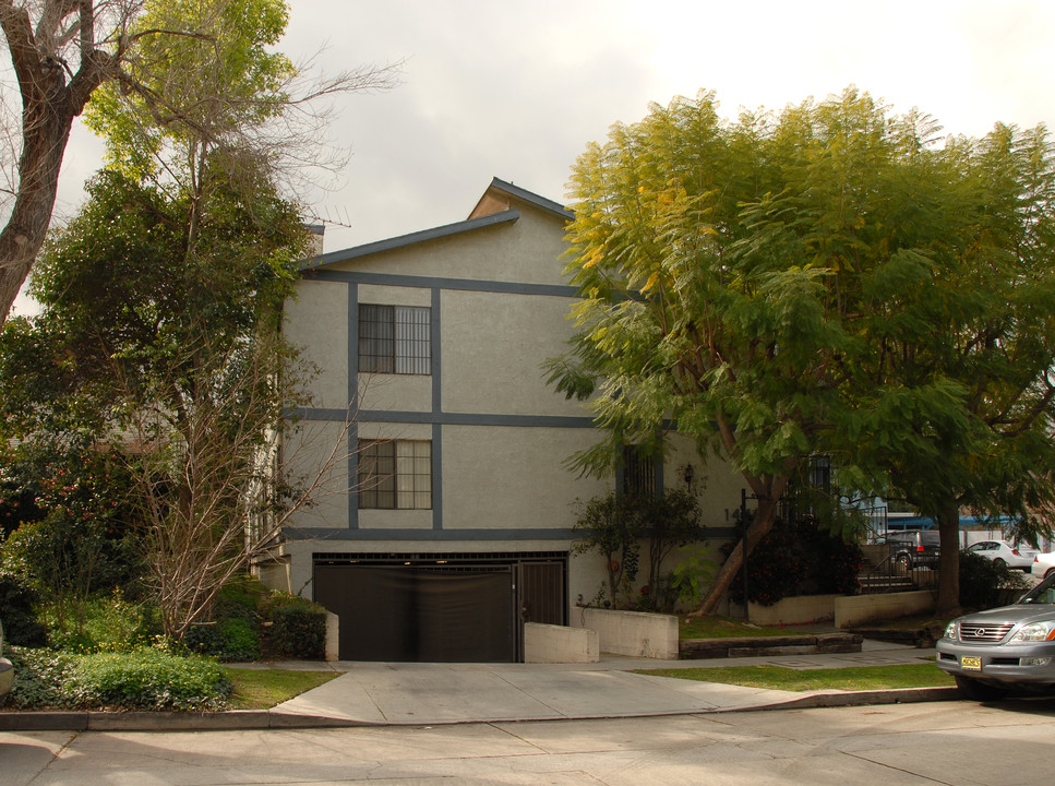 14468 Benefit St in Sherman Oaks, CA - Building Photo