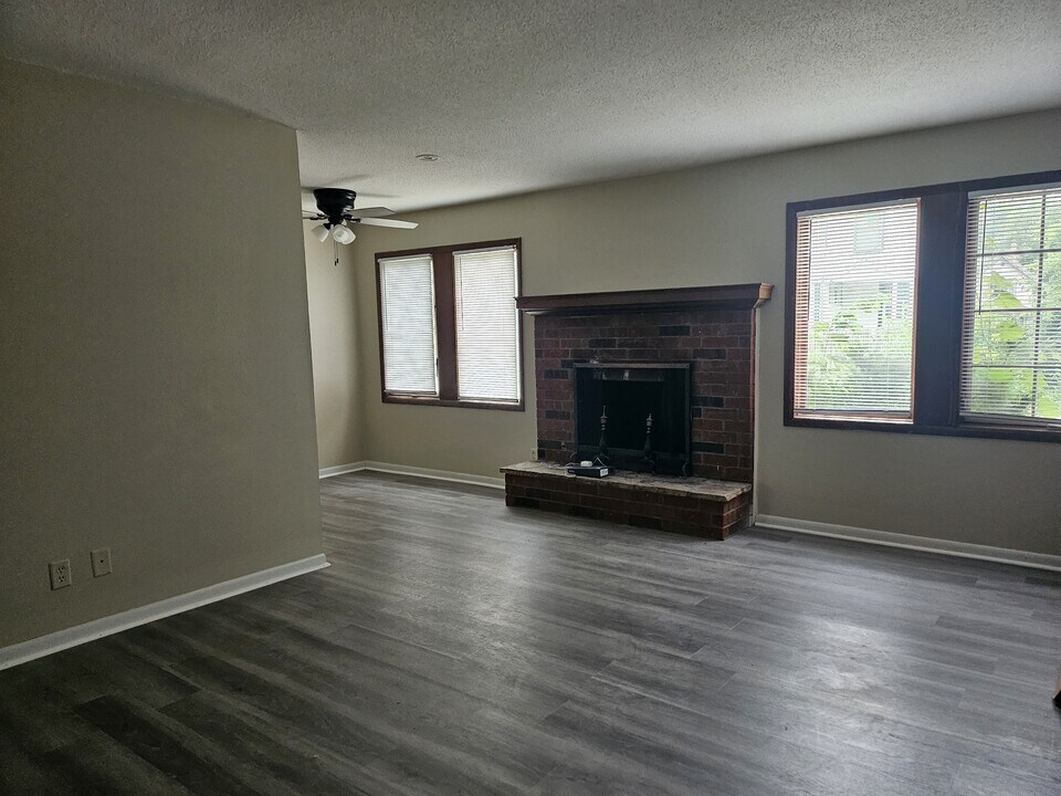 1716 D Ave NE in Cedar Rapids, IA - Building Photo