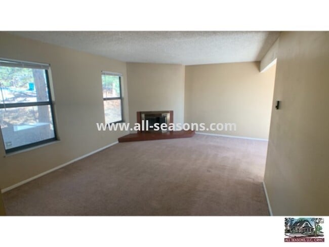 1527 Spg Vly Dr in Colorado Springs, CO - Building Photo - Building Photo