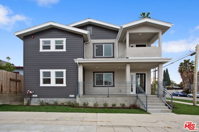 property at 4459 Lexington Ave