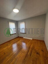 532 Ames Pl in Ferguson, MO - Building Photo - Building Photo