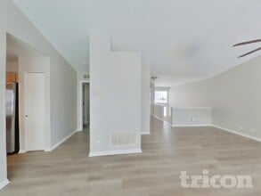 436 Gloria Ln in Oswego, IL - Building Photo - Building Photo