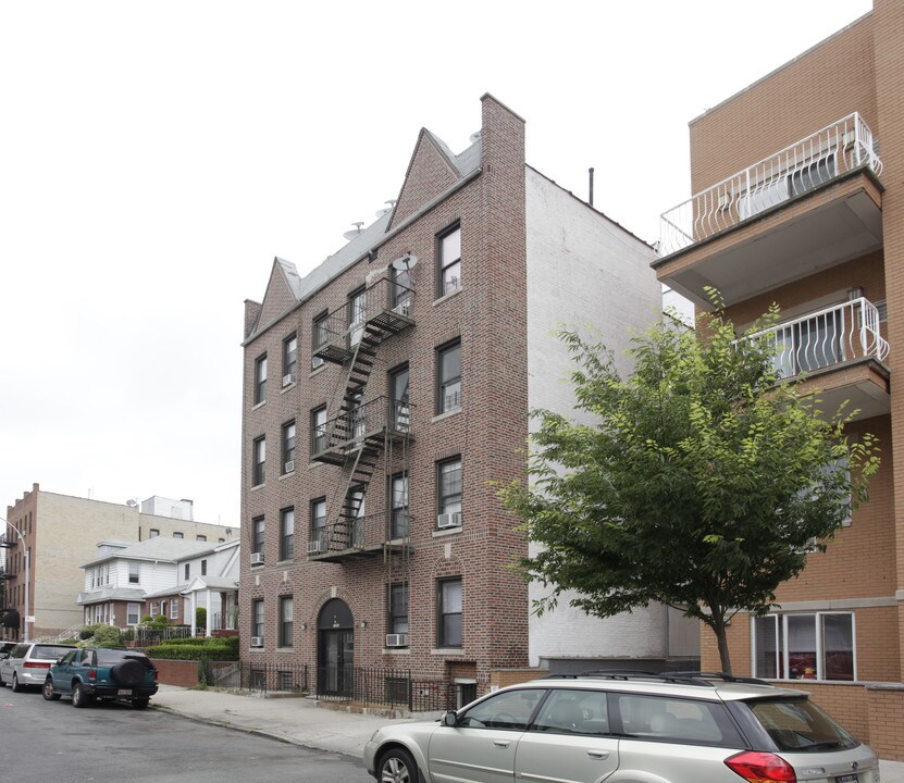 1563 W 7th St in Brooklyn, NY - Building Photo